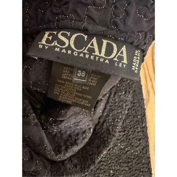 Escada Black and Gold Crinkle Pencil Skirt Size 38 or US Size 2 - Picture 2 of 4